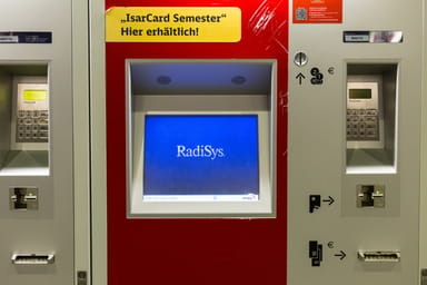 A Deutsche Bahn ticket machine in Munich displaying a WannaCry ransomware screen